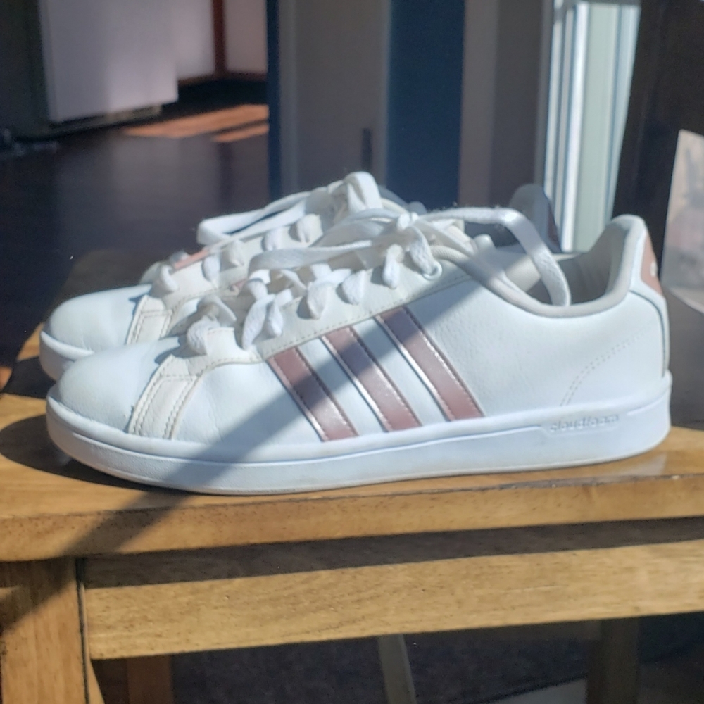 Addias striped shoes cloudfoam